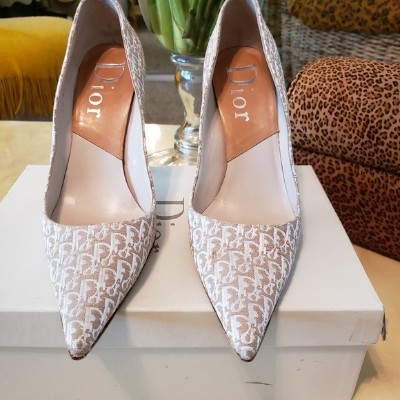 DIOR signature embroidered pump - Picture 2 of 5